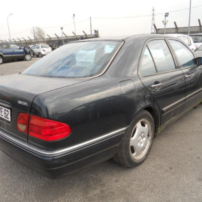 Leve vitre electrique avant gauche MERCEDES CLASSE E 210 Photo n°4