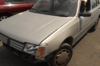 Retroviseur gauche PEUGEOT 205