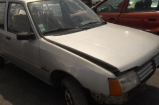 Retroviseur gauche PEUGEOT 205