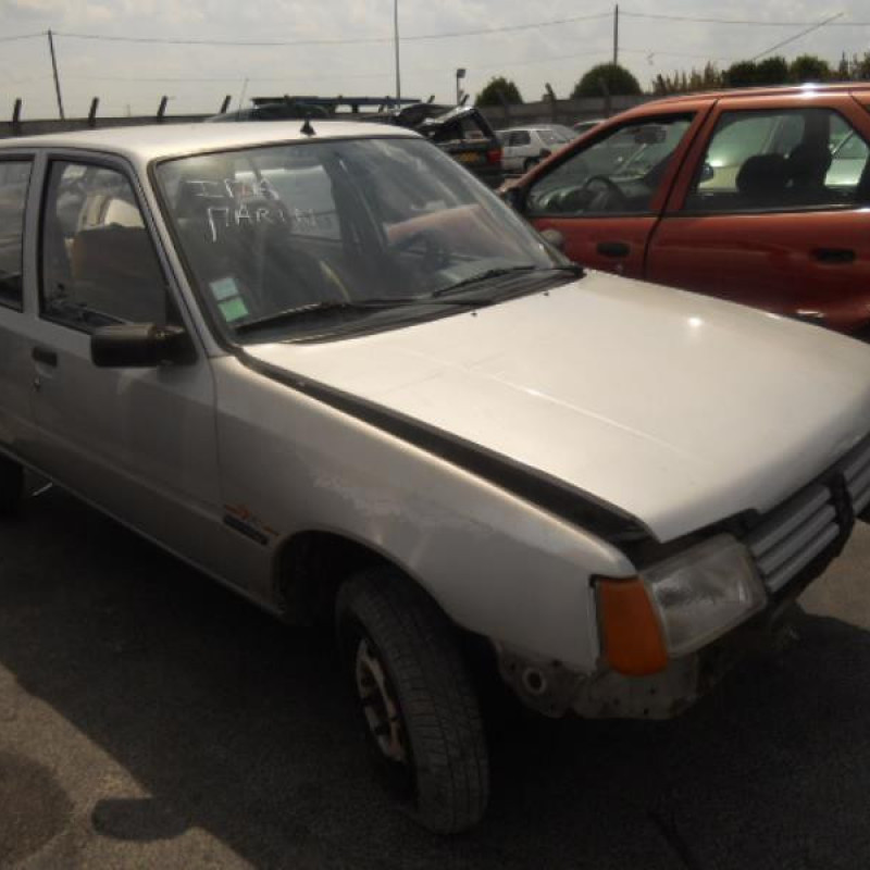 Retroviseur gauche PEUGEOT 205 Photo n°4