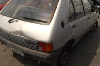 Retroviseur gauche PEUGEOT 205