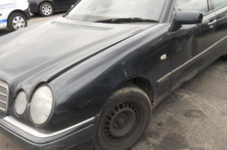 Porte arriere gauche MERCEDES CLASSE E 210