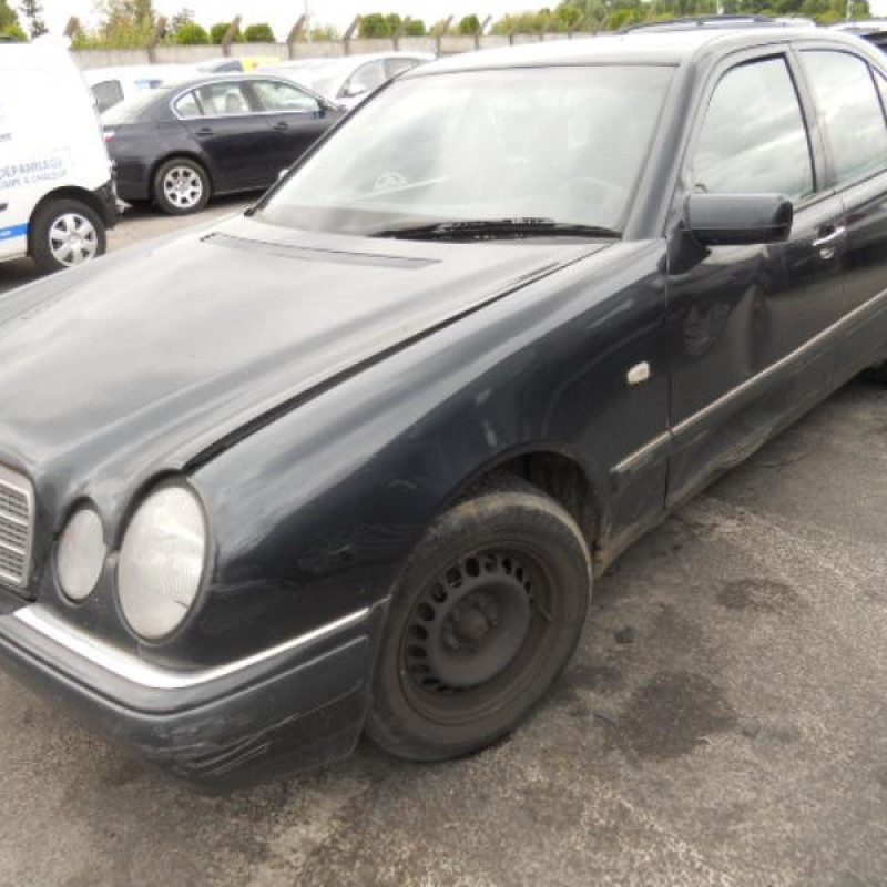 Porte arriere gauche MERCEDES CLASSE E 210 Photo n°3