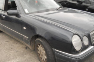 Porte arriere gauche MERCEDES CLASSE E 210