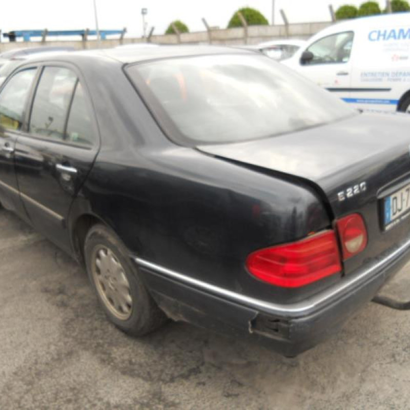 Porte arriere gauche MERCEDES CLASSE E 210 Photo n°6