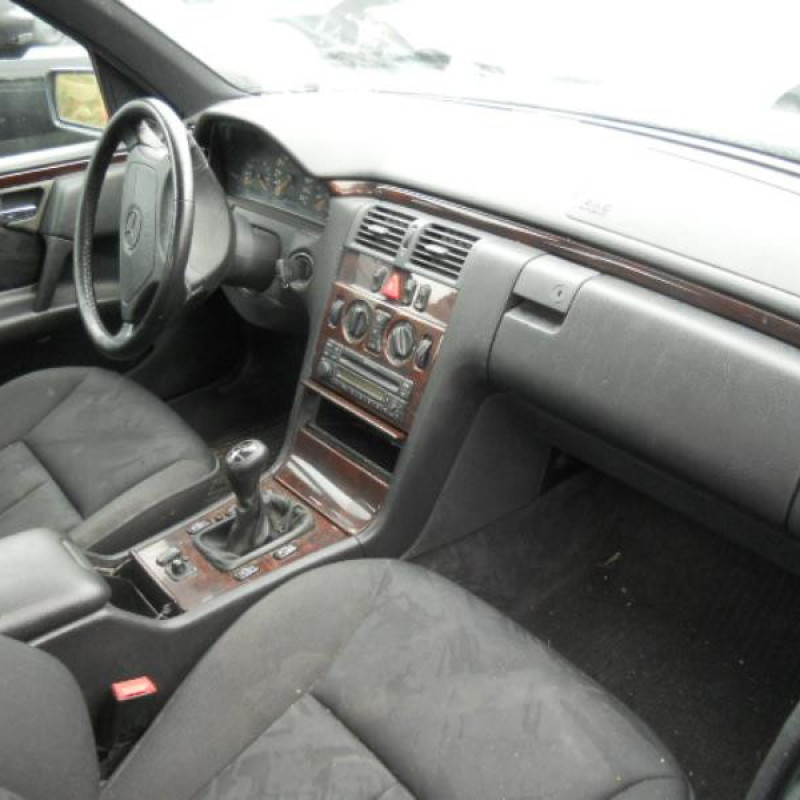 Porte arriere gauche MERCEDES CLASSE E 210 Photo n°7