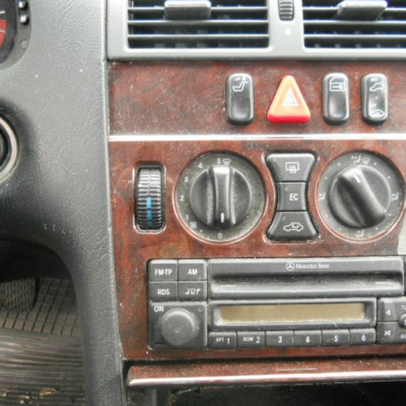 Porte arriere gauche MERCEDES CLASSE E 210 Photo n°8