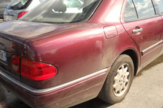 Bras essuie glace avant MERCEDES CLASSE E 210