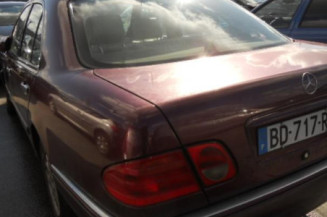 Bras essuie glace avant MERCEDES CLASSE E 210