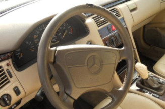 Bras essuie glace avant MERCEDES CLASSE E 210