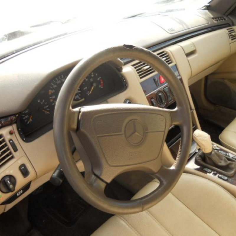 Bras essuie glace avant MERCEDES CLASSE E 210 Photo n°5