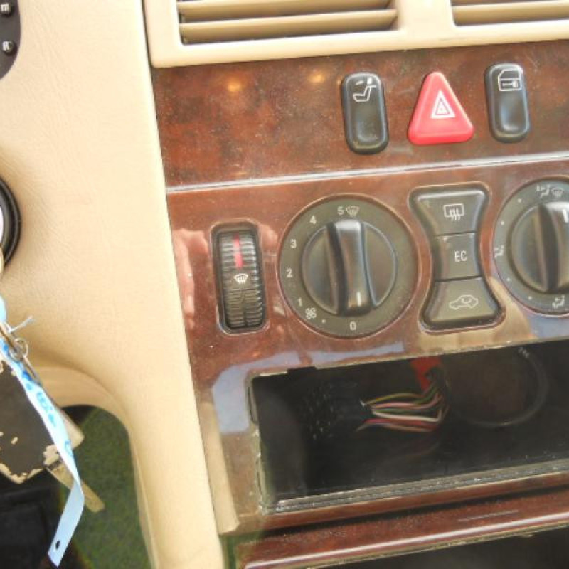 Bras essuie glace avant MERCEDES CLASSE E 210 Photo n°6