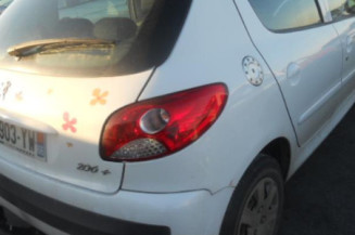 Bras essuie glace avant droit PEUGEOT 206+
