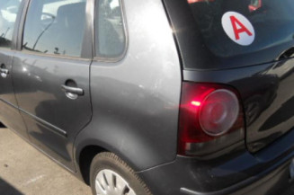Poignee porte avant droit VOLKSWAGEN POLO 4