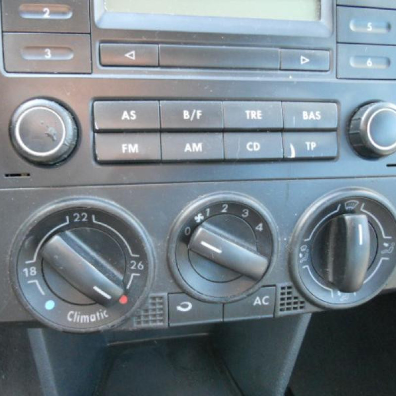 Poignee porte avant droit VOLKSWAGEN POLO 4 Photo n°9