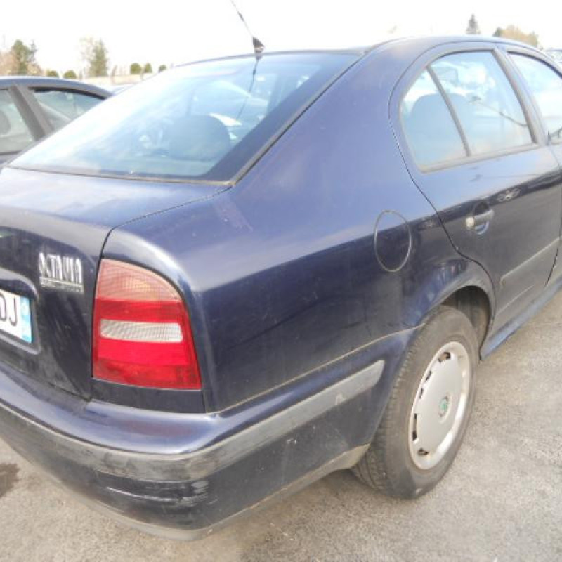Porte avant droit SKODA OCTAVIA 1 Photo n°6