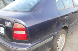 Com (Bloc Contacteur Tournant+Commodo Essuie Glace+Commodo Phare) SKODA OCTAVIA 1