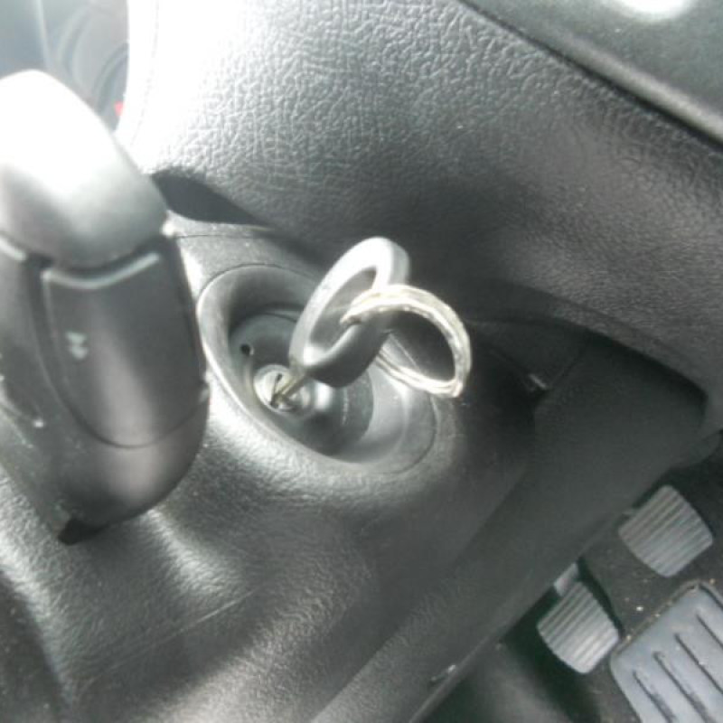 Bouton de warning PEUGEOT 206 Photo n°11
