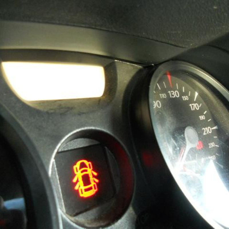 Bouton de warning RENAULT MEGANE 2 Photo n°13