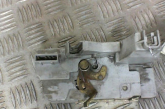 Serrure arriere droit PEUGEOT 307