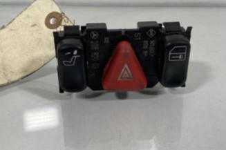 Bouton de warning MERCEDES CLASSE E 210 Photo n°1