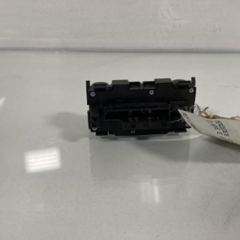 Bouton de warning MERCEDES CLASSE E 210 Photo n°3