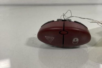 Bouton de warning PEUGEOT 206 Photo n°1