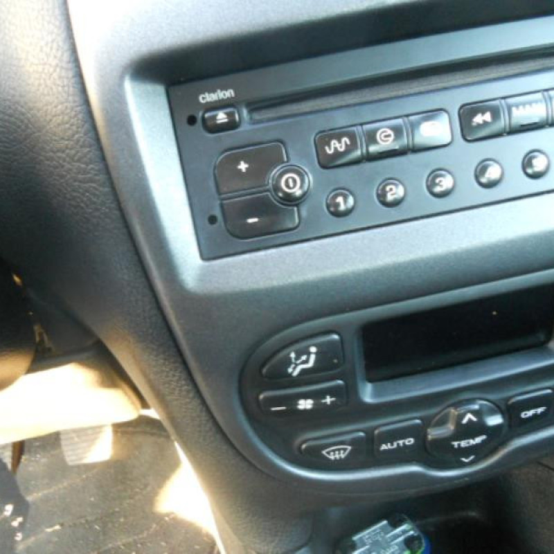 Bouton de warning PEUGEOT 206 Photo n°11
