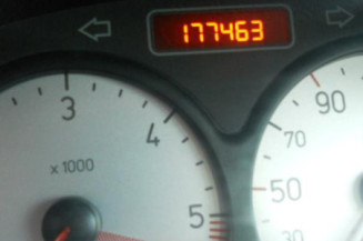 Bouton de warning PEUGEOT 206