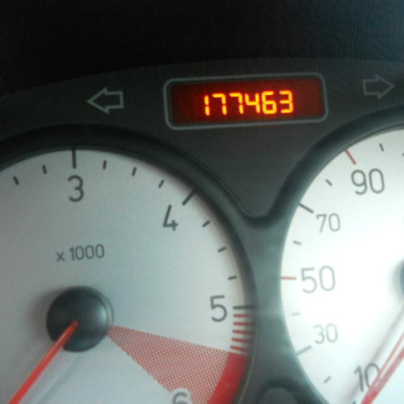 Bouton de warning PEUGEOT 206 Photo n°12