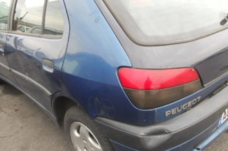 Bras essuie glace avant droit PEUGEOT 306