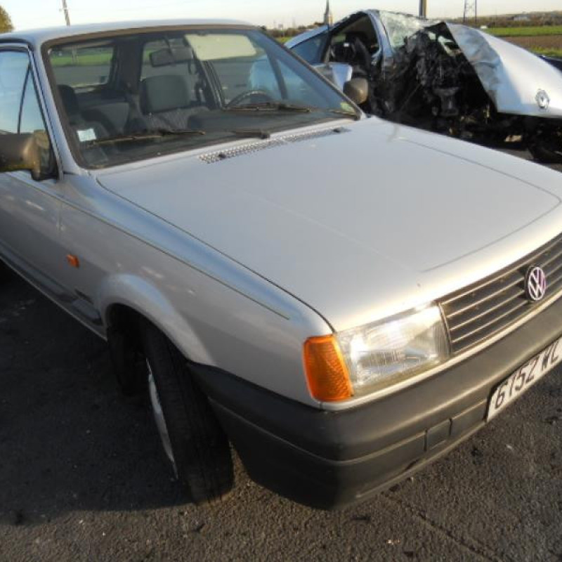 Calandre VOLKSWAGEN POLO 2 Photo n°3