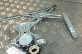 Leve vitre electrique avant gauche TOYOTA YARIS 2 Photo n°1