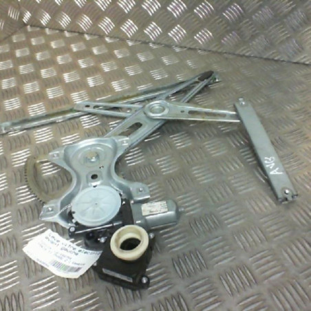 Leve vitre electrique avant gauche TOYOTA YARIS 2 Photo n°1