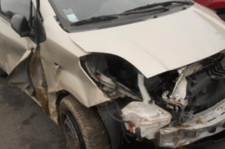 Leve vitre electrique avant gauche TOYOTA YARIS 2