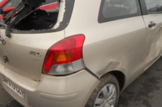 Leve vitre electrique avant gauche TOYOTA YARIS 2