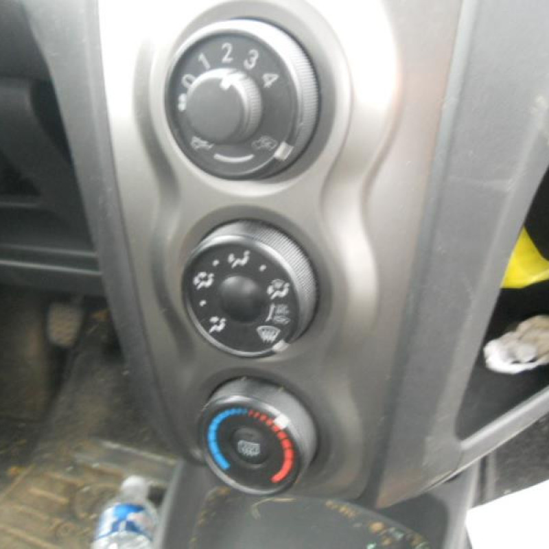 Leve vitre electrique avant gauche TOYOTA YARIS 2 Photo n°8