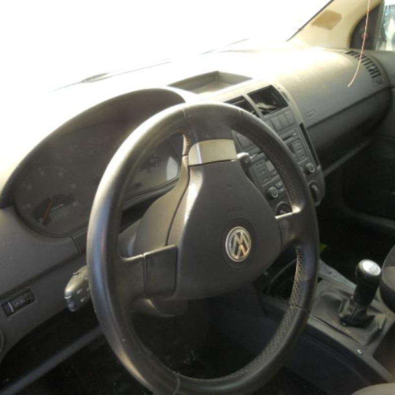 Bouton de warning VOLKSWAGEN POLO 4 Photo n°8