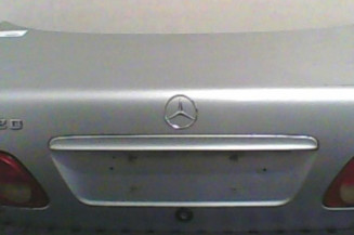 Malle/Hayon arriere MERCEDES CLASSE E 210 Photo n°1