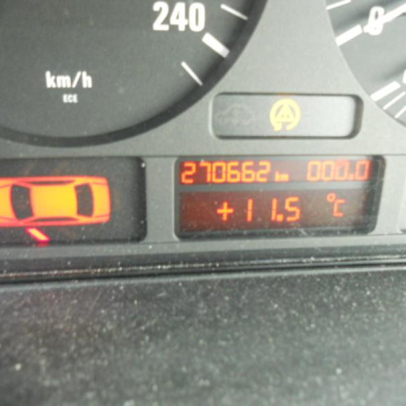 Trappe d'essence BMW SERIE 5 E39 Photo n°12