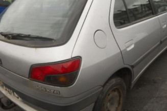 Calandre PEUGEOT 306
