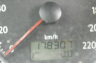 Bras essuie glace avant droit VOLKSWAGEN POLO 4