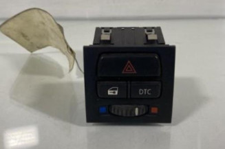 Bouton de warning BMW SERIE 3 E90 Photo n°1