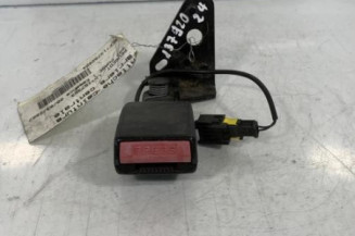 Attache ceinture arriere centrale PEUGEOT 207
