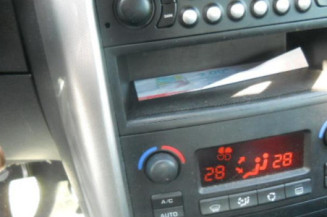 Attache ceinture arriere centrale PEUGEOT 207