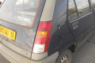 Attache ceinture arriere droit RENAULT SUPER 5