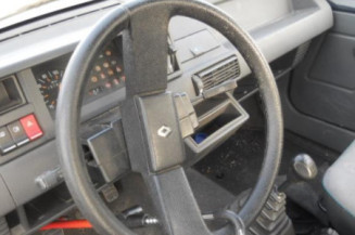 Attache ceinture arriere droit RENAULT SUPER 5