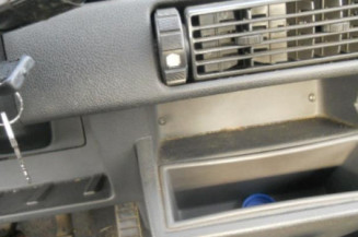 Attache ceinture arriere droit RENAULT SUPER 5