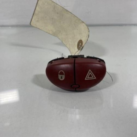Bouton de warning PEUGEOT 206 Photo n°1
