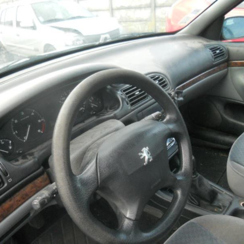 Feu arriere secondaire droit (feux) PEUGEOT 406 Photo n°8